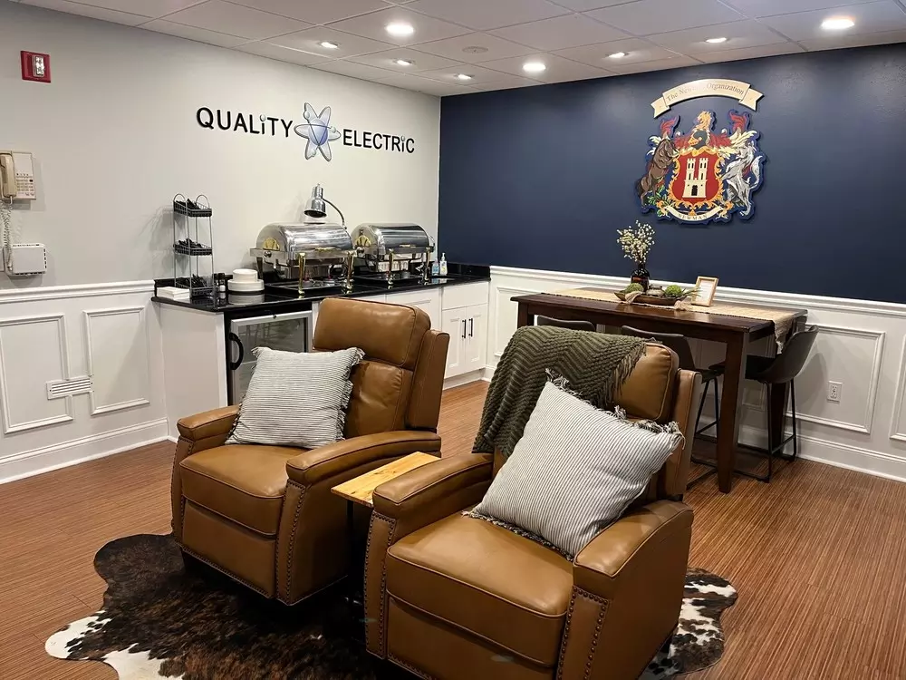 Suite 319 verified photo