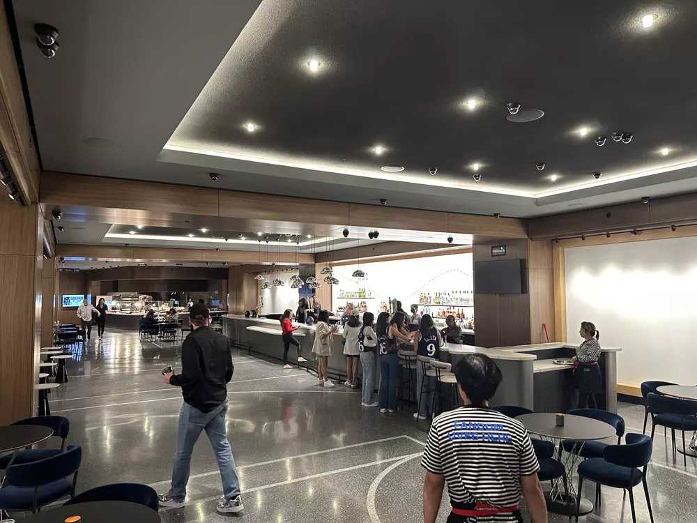 Floor 9, Row D representative photo