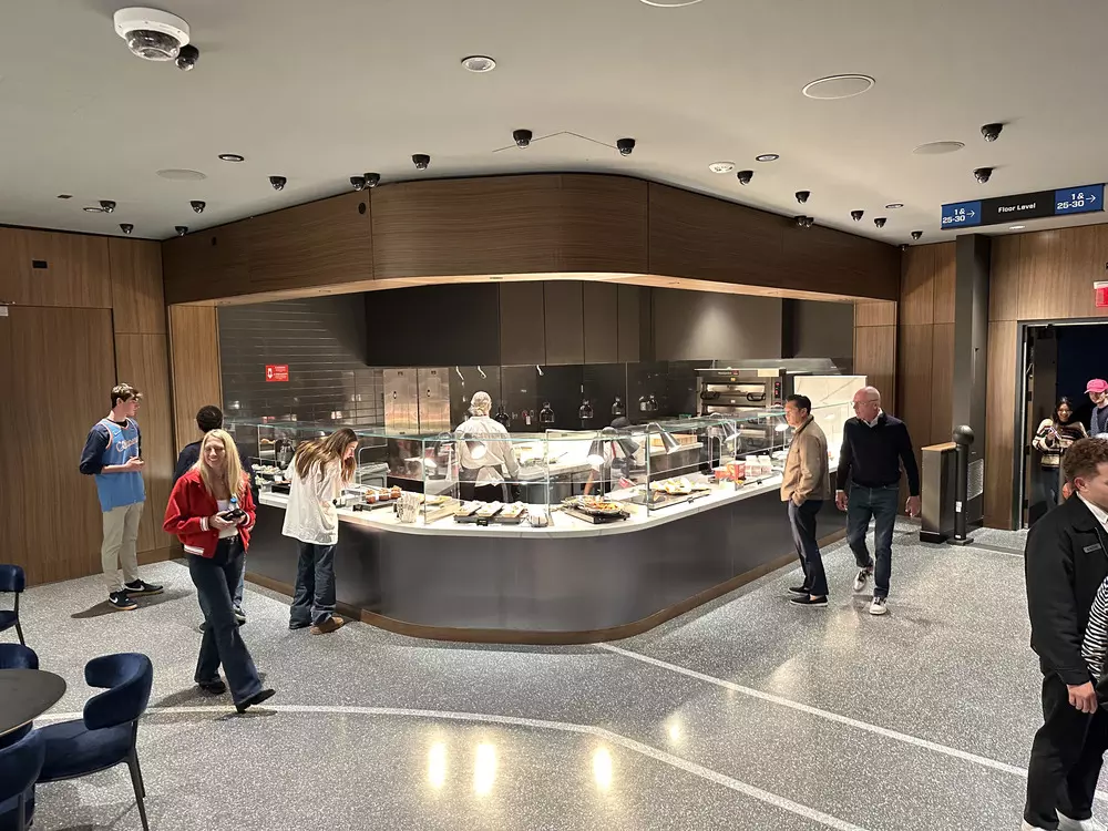 Floor 9, Row D representative photo